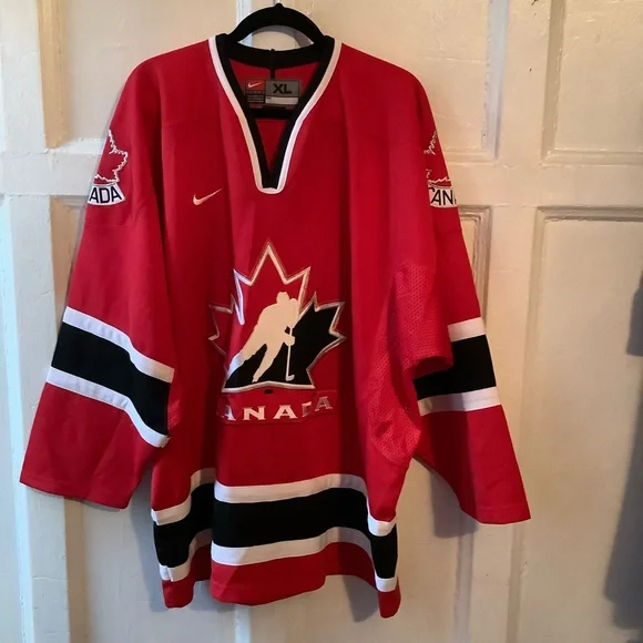 Team Canada Hockey Jersey - Picture 1 of 9